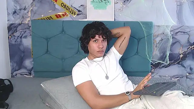 دردشة MaximilianRoth الجنسية المباشرة