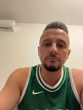 Онлайн чат XXX InsaneMattt