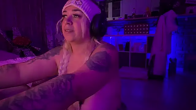Monageil's Live XXX Chat