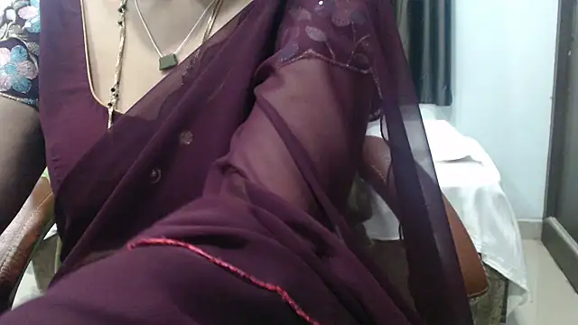 sunitha-3's Live XXX Chat