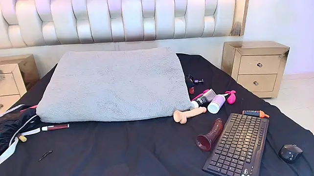 AprillRoss' Live XXX Chat