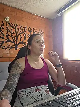 Melanyy69 Live XXX-Chat
