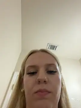 Ms_CherrySnow লাইভ XXX চ্যাট