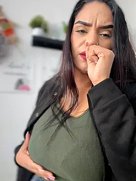 Sara-77's Live XXX Chat