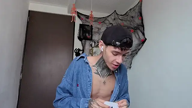 Chat XXX en directo de Arteemiiis