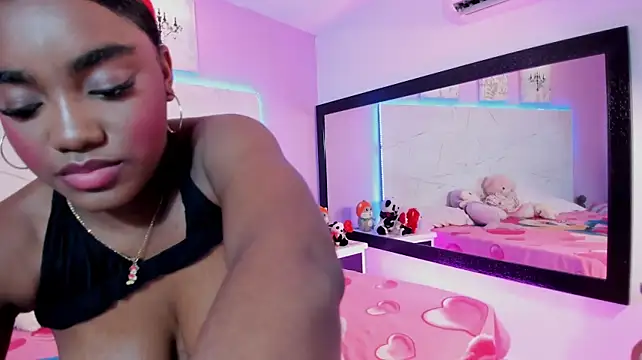 samaantha_sweet_ Adlı Modelin Canlı XXX Sohbeti