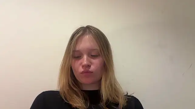 Živý XXX chat EliseDeschner