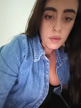 Chat +18 de MissNyraSecret ao vivo