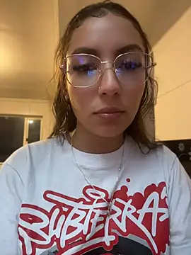 Julieth_ec_ élő XXX-chatje