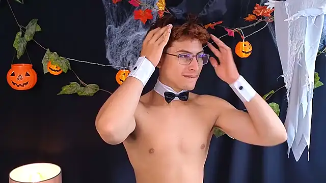 XXX chat uživo modela Aaron_Eze