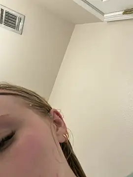 XXX chat uživo modela Ms_CherrySnow