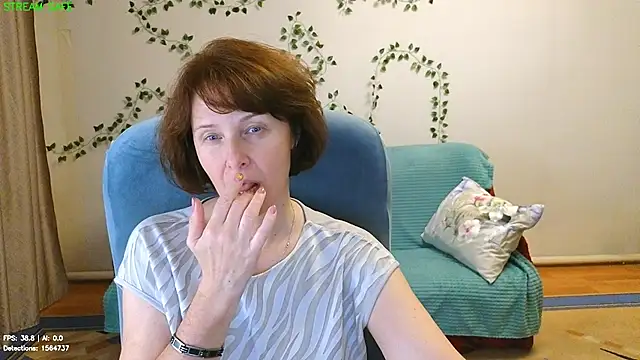 Lia_Tito Chat XXX live