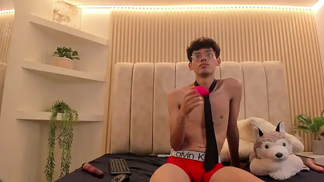 XXX chat uživo modela Ethan_Kay
