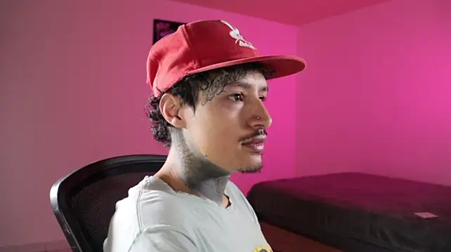 trieone's Live XXX Chat