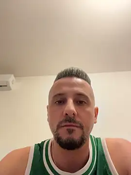 XXX chat uživo modela InsaneMattt