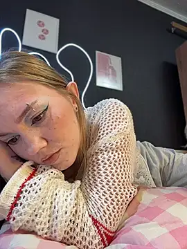 MilaMoone Chat XXX in diretta