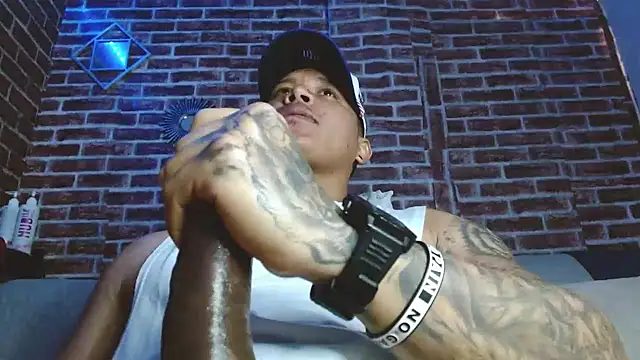 แชท XXX สดของ jordan_bigcock_