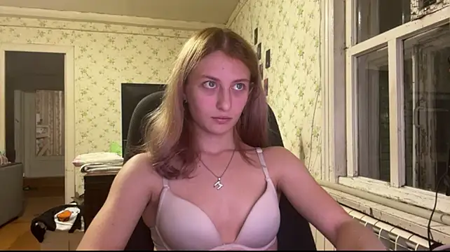 Lisaloveflower's Live XXX Chat