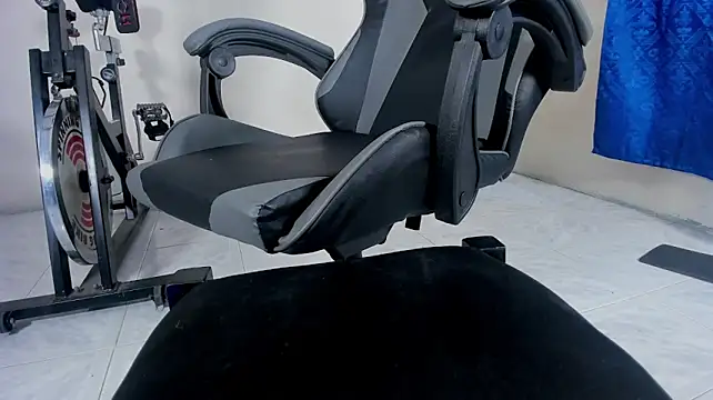 simon_axe_ Live XXX Chat