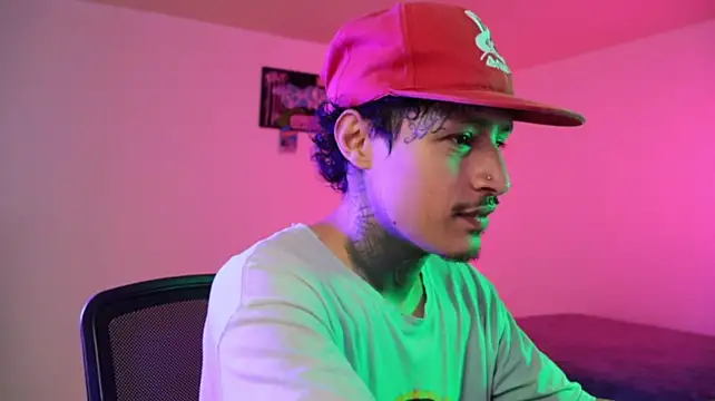 trieone Chat XXX live