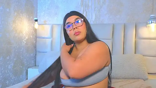EmilyQueen3x – Live XXX-chat