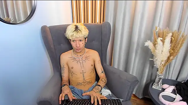 FinnEcho Chat XXX live