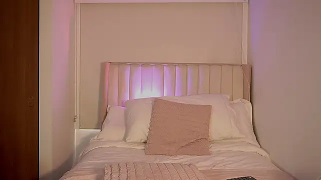 Živý XXX chat ArianaReynoldss