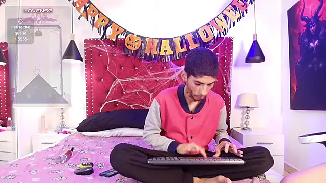 Emily_and_Taylor's Live XXX Chat