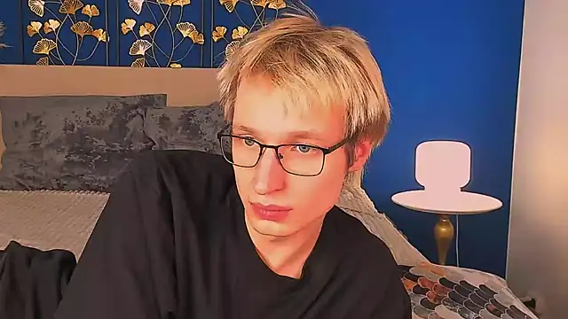 ADRIAN_LUKS – Live XXX-chat