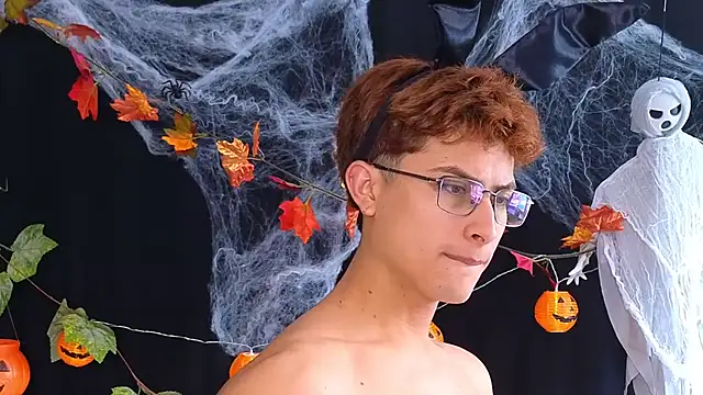 Czat XXX na żywo – Aaron_Eze