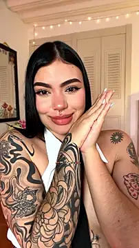 Chat +18 de VioletEvanzz ao vivo
