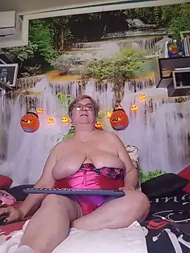 QueenPammy1 Chat XXX live