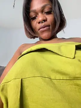 BonnyMolhada live XXX chat
