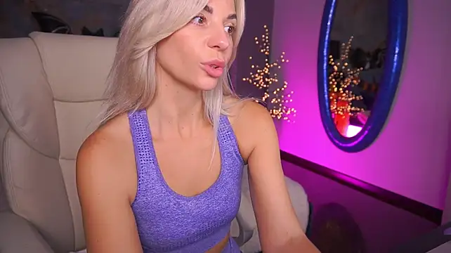 Chatroom XXX en direct de BellaRayyy
