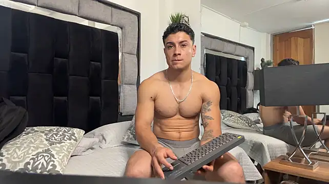 Онлайн чат XXX MR_MUSCLE