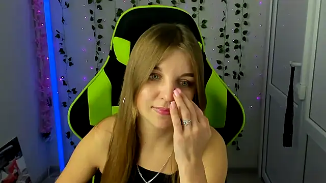Czat XXX na żywo – LuckyKinsley