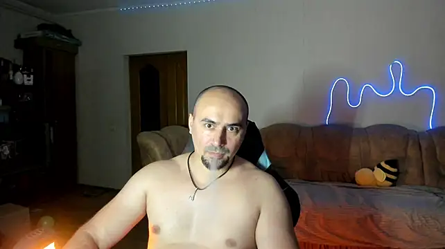 צ'אט XXX בשידור חי של -SexyDaddy-