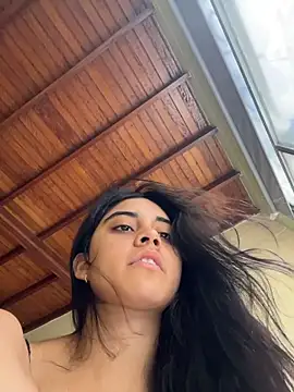 Chat +18 de mia_moonna ao vivo