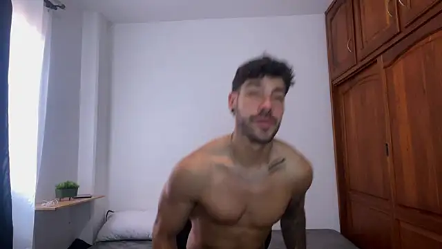 Guyinthemountain Chat XXX in diretta