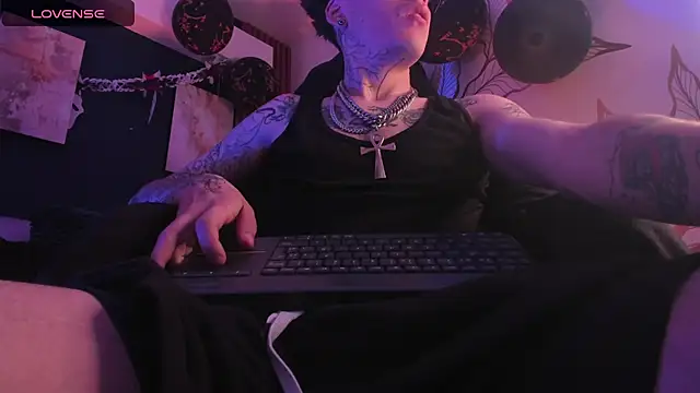 Black_Sshadow Chat XXX in diretta