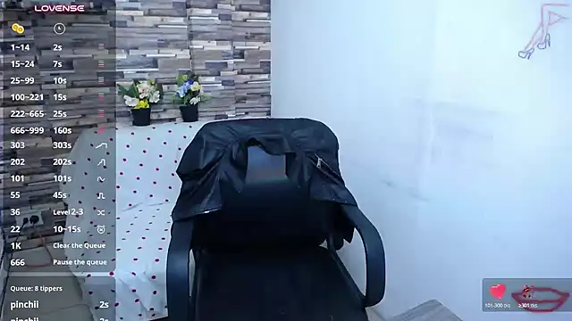 XXX chat uživo modela miaboobss