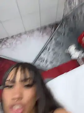 Chat XXX en directo de WildDollsXXX