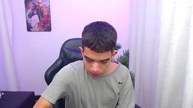 leandrocum18's Webcam Show