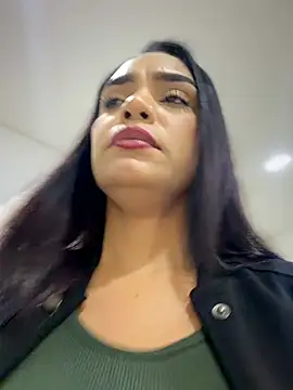 Sara-77's Live XXX Chat