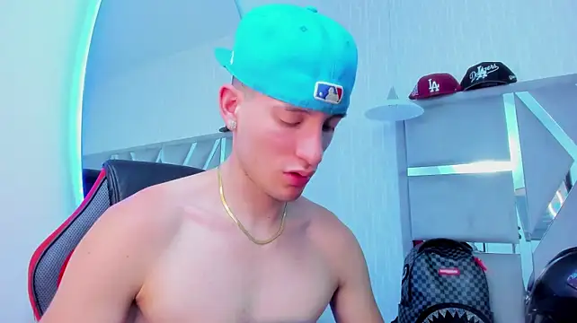 แชท XXX สดของ hunterheat__