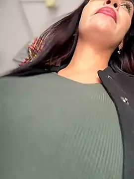 Sara-77's Live XXX Chat