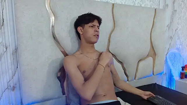 แชท XXX สดของ OLIIVER_TAY