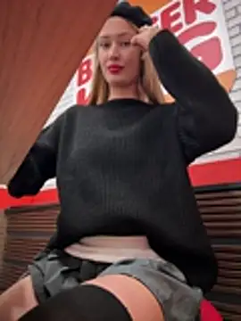 XXX chat uživo modela blonde_exe
