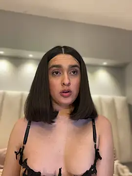 צ'אט XXX בשידור חי של MiahWindsor