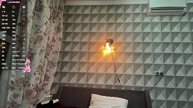 Živý XXX chat EmmaLovelyBB